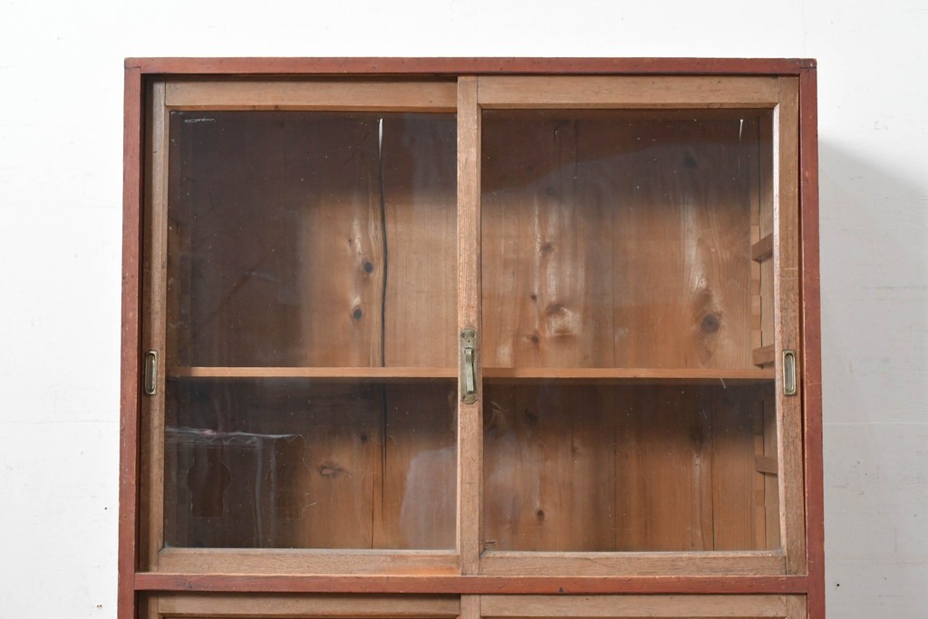 和製アンティーク　大正期から昭和初期　素朴な存在感が魅力の戸棚　(R-087818)