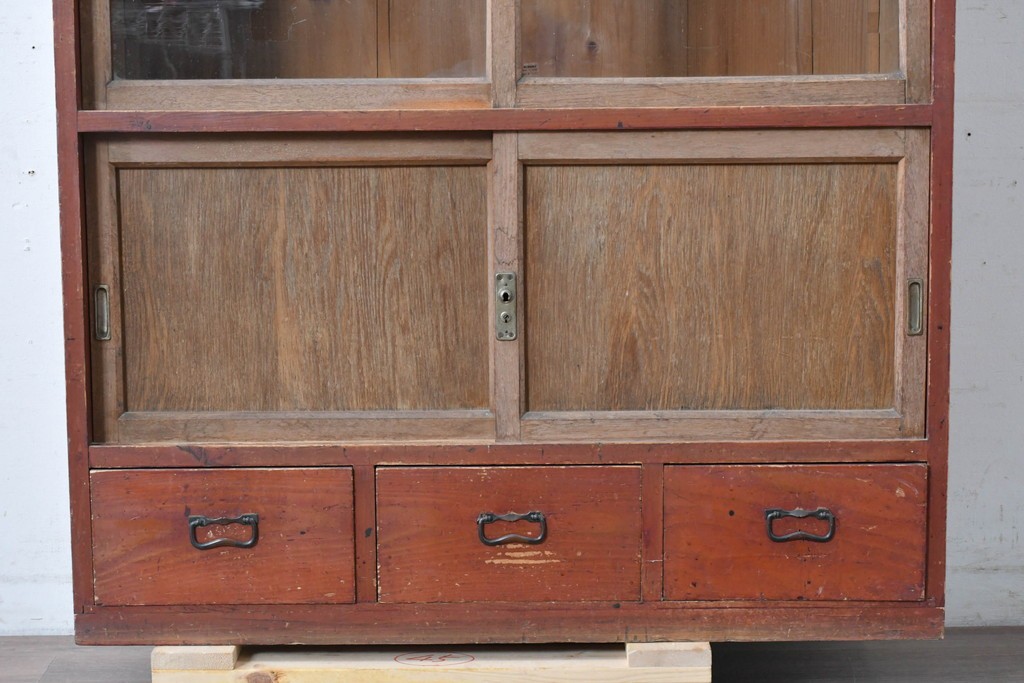 和製アンティーク　大正期から昭和初期　素朴な存在感が魅力の戸棚　(R-087818)