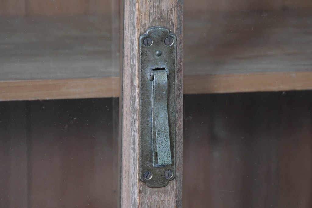 和製アンティーク　大正期から昭和初期　素朴な存在感が魅力の戸棚　(R-087818)