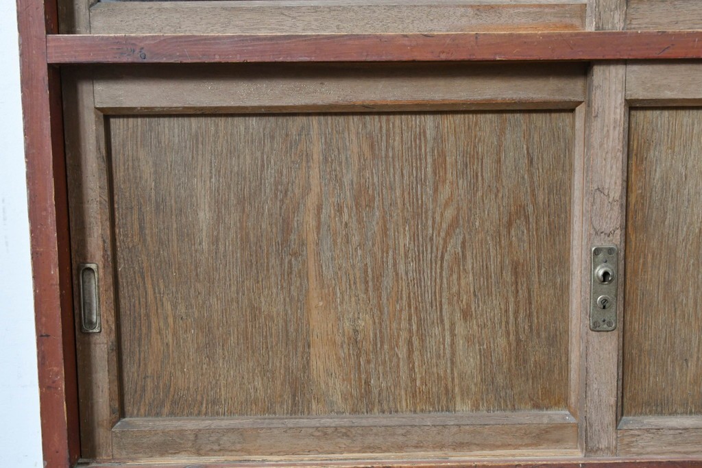 和製アンティーク　大正期から昭和初期　素朴な存在感が魅力の戸棚　(R-087818)