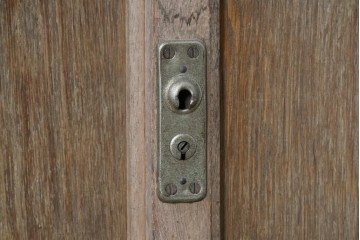 和製アンティーク　大正期から昭和初期　素朴な存在感が魅力の戸棚　(R-087818)