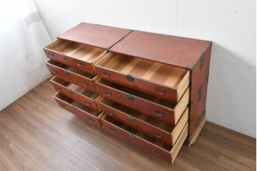 和製アンティーク　美品　希少　前面欅材　漆塗りの合わせ一間夫婦箪笥　(R-087823)