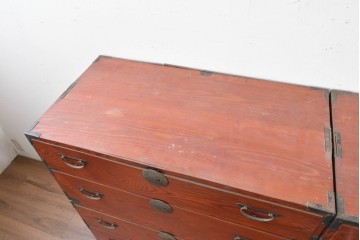 和製アンティーク　美品　希少　前面欅材　漆塗りの合わせ一間夫婦箪笥　(R-087823)