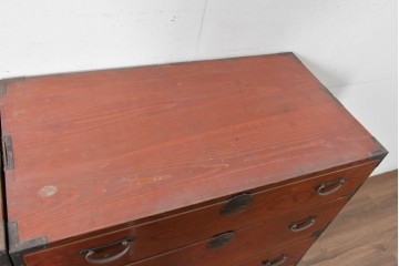 和製アンティーク　美品　希少　前面欅材　漆塗りの合わせ一間夫婦箪笥　(R-087823)