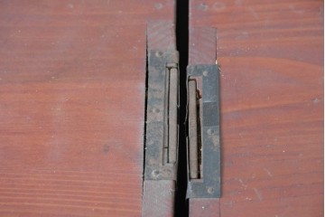 和製アンティーク　美品　希少　前面欅材　漆塗りの合わせ一間夫婦箪笥　(R-087823)