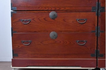 和製アンティーク　美品　希少　前面欅材　漆塗りの合わせ一間夫婦箪笥　(R-087823)