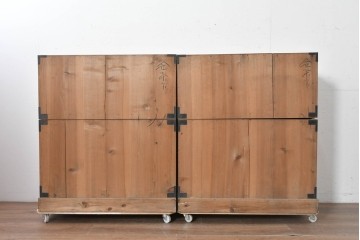 和製アンティーク　美品　希少　前面欅材　漆塗りの合わせ一間夫婦箪笥　(R-087823)