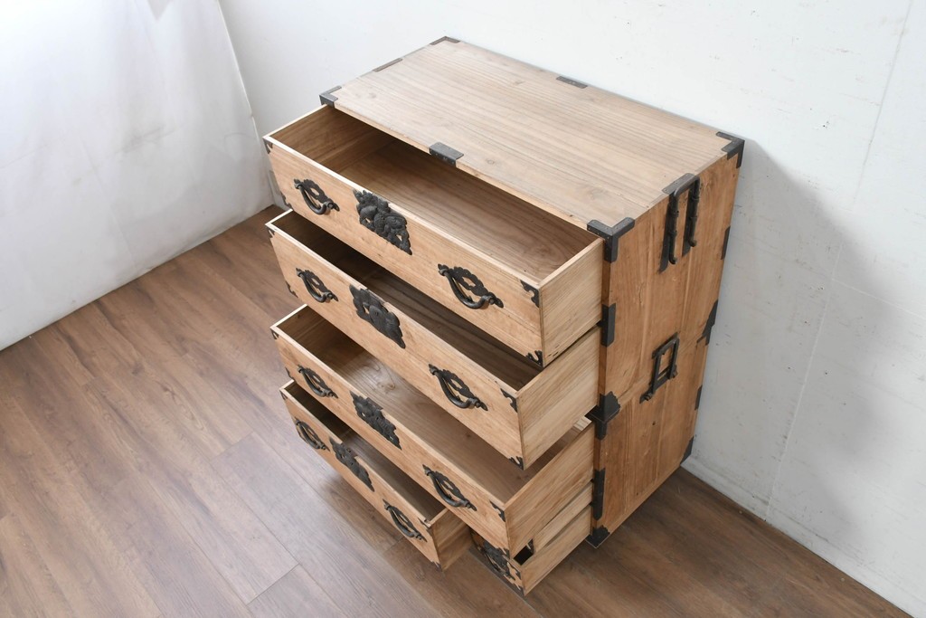 和製アンティーク　明治期から大正期　総桐材　重ね秋田箪笥　(R-087824)