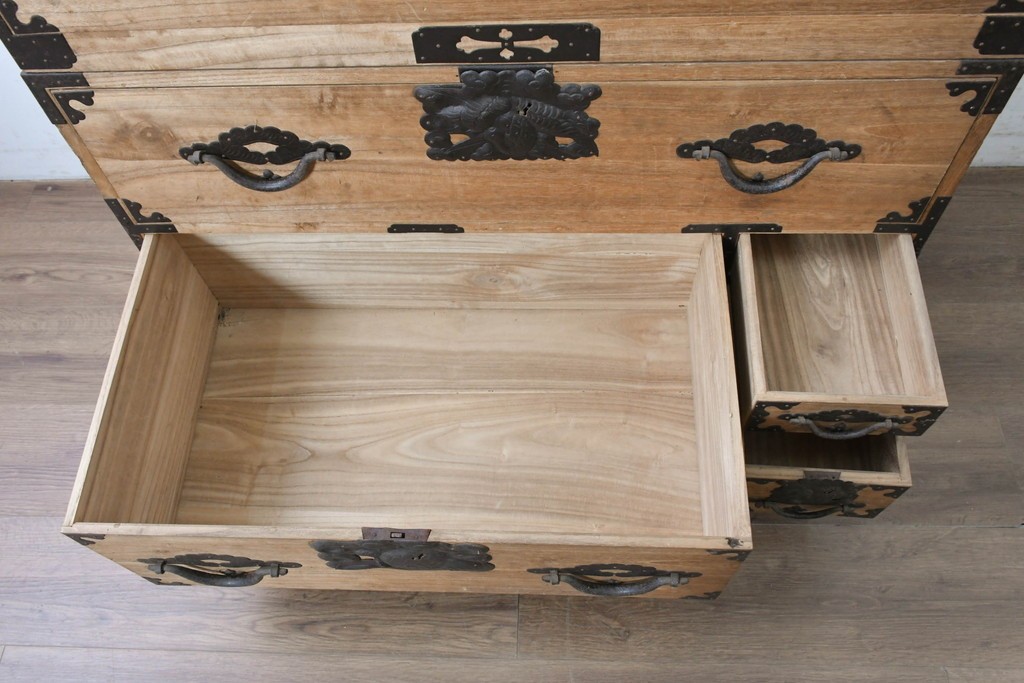 和製アンティーク　明治期から大正期　総桐材　重ね秋田箪笥　(R-087824)