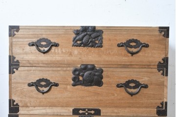 和製アンティーク　明治期から大正期　総桐材　重ね秋田箪笥　(R-087824)