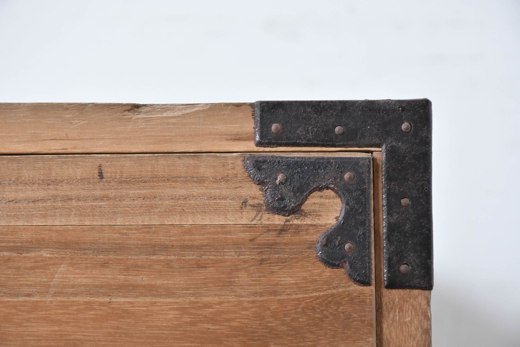 和製アンティーク　明治期から大正期　総桐材　重ね秋田箪笥　(R-087824)