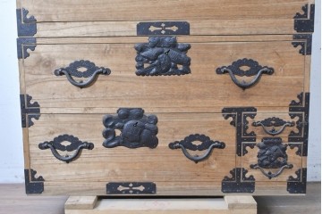 和製アンティーク　明治期から大正期　総桐材　重ね秋田箪笥　(R-087824)