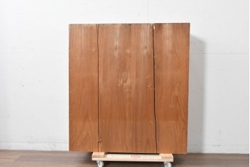 和製アンティーク　人気の薄型!!　腰高サイズで天板上も使いやすいレトロなガラス戸棚　(R-087830)