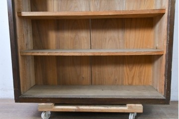 和製アンティーク　人気の薄型!!　素朴でレトロな雰囲気のガラス戸棚　(R-087831)