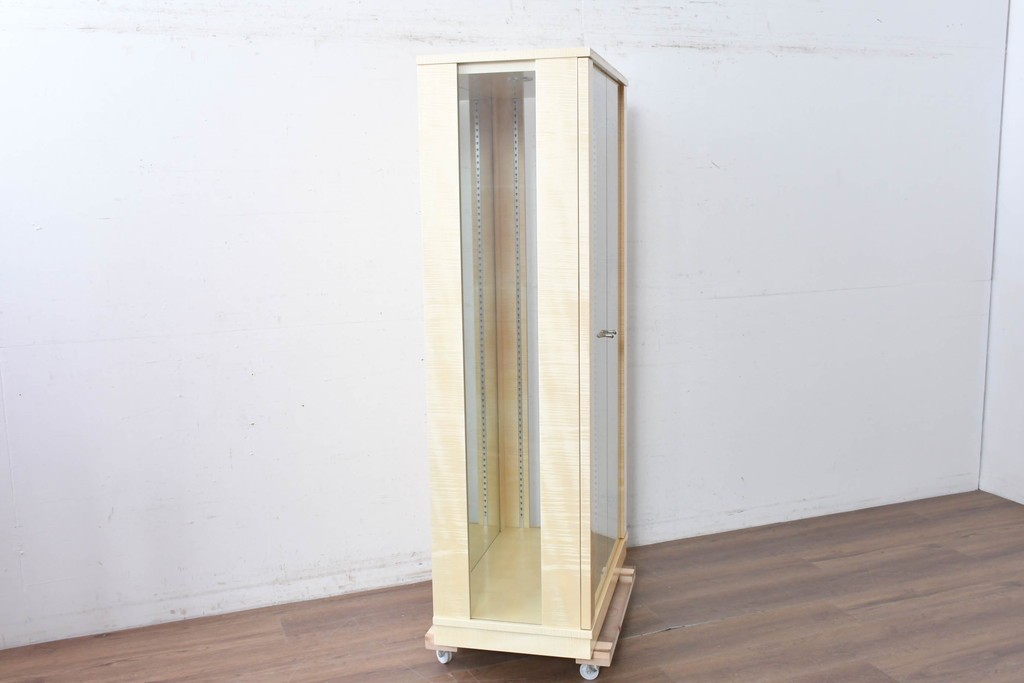 中古　美品　松創(MATSUSO)　照明付きのスタイリッシュなキュリオケース　定価約75万円　(R-087834)