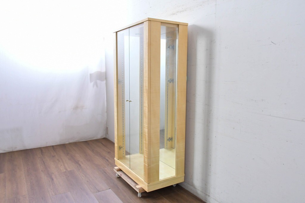 中古　美品　松創(MATSUSO)　照明付きのスタイリッシュなキュリオケース　定価約75万円　(R-087834)