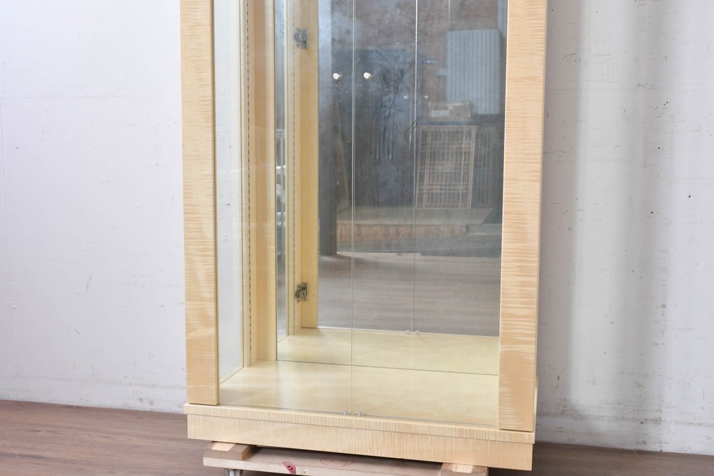 中古　美品　松創(MATSUSO)　照明付きのスタイリッシュなキュリオケース　定価約75万円　(R-087834)