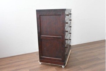 中古　特注サイズ　北海道民芸家具　樺(カバ)材　奥行き473mmの引き出し7杯付きでたっぷりと収納できるチェスト　(R-087836)