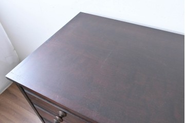 中古　特注サイズ　北海道民芸家具　樺(カバ)材　奥行き473mmの引き出し7杯付きでたっぷりと収納できるチェスト　(R-087836)