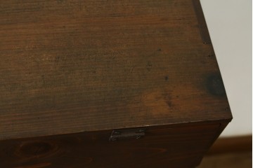 和製アンティーク　昭和レトロ　懐かしのパタパタ扉が付いた古い木味の下駄箱　(R-087837)