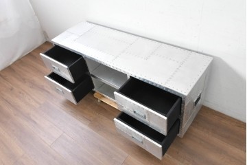 中古　美品　HALO(ハロ)　STONYHURST ENTERTAINMENT UNIT SPITFIRE(ストニーハースト エンターテインメント ユニット スピットファイア)　アルミニウムの無骨さが際立つテレビボード　定価約33万円　(R-087838)