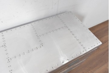 中古　美品　HALO(ハロ)　STONYHURST ENTERTAINMENT UNIT SPITFIRE(ストニーハースト エンターテインメント ユニット スピットファイア)　アルミニウムの無骨さが際立つテレビボード　定価約33万円　(R-087838)