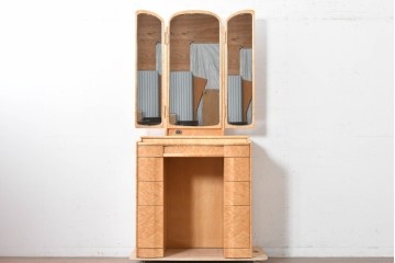中古　美品　IDC大塚家具　クレージュ　バーズアイメープルを用いた三面鏡付きドレッサー　定価約33万円　(R-087839)