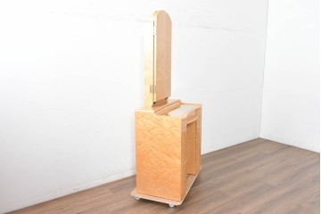 中古　美品　IDC大塚家具　クレージュ　バーズアイメープルを用いた三面鏡付きドレッサー　定価約33万円　(R-087839)