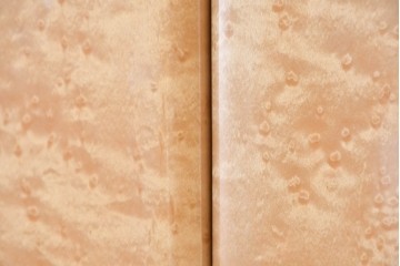中古　美品　IDC大塚家具　クレージュ　バーズアイメープルを用いた三面鏡付きドレッサー　定価約33万円　(R-087839)