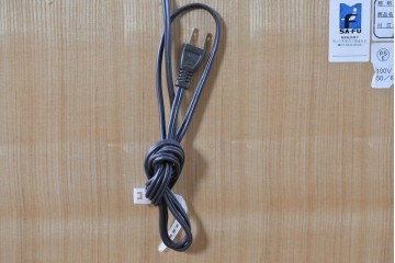 中古　美品　IDC大塚家具　クレージュ　バーズアイメープルを用いた三面鏡付きドレッサー　定価約33万円　(R-087839)