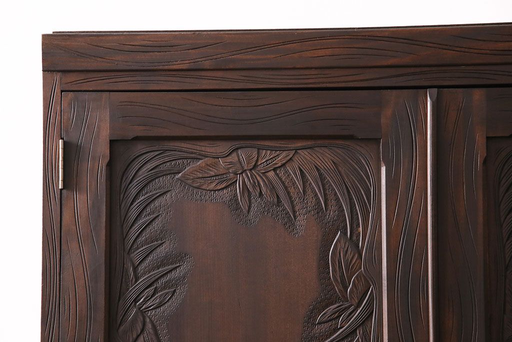 《天板・台輪取り付け加工費込み》中古　軽井沢彫　菖蒲の彫刻が美しい着物箪笥　(R-087840)