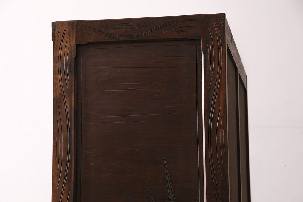 《天板・台輪取り付け加工費込み》中古　軽井沢彫　菖蒲の彫刻が美しい着物箪笥　(R-087840)