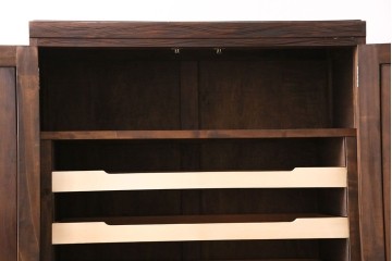 《天板・台輪取り付け加工費込み》中古　軽井沢彫　菖蒲の彫刻が美しい着物箪笥　(R-087840)