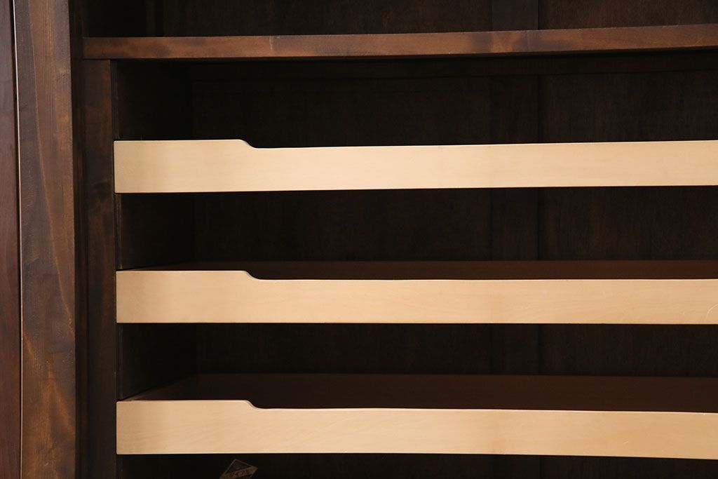 《天板・台輪取り付け加工費込み》中古　軽井沢彫　菖蒲の彫刻が美しい着物箪笥　(R-087840)