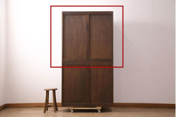 《天板・台輪取り付け加工費込み》中古　軽井沢彫　菖蒲の彫刻が美しい着物箪笥　(R-087840)