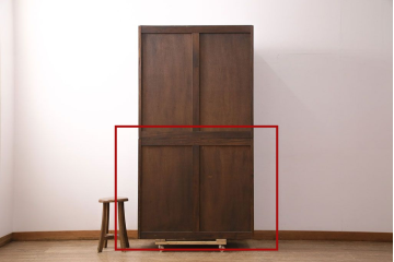 《天板取り付け加工費込み》中古　伝統工芸　軽井沢彫　菖蒲の彫刻が目を引くチェスト　(R-087841)