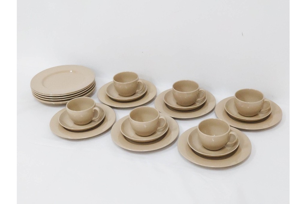 希少　イギリスヴィンテージ　WEDGWOOD(ウェッジウッド)　DRABWARE(ドラブウェア)　トリオ6客・プレート6点セット　(R-087844)