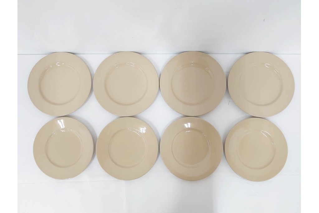 希少　イギリスヴィンテージ　WEDGWOOD(ウェッジウッド)　DRABWARE(ドラブウェア)　直径約21cm(小)・約23cm(大)　クリームベージュカラーのプレート8点セット　(R-087846)