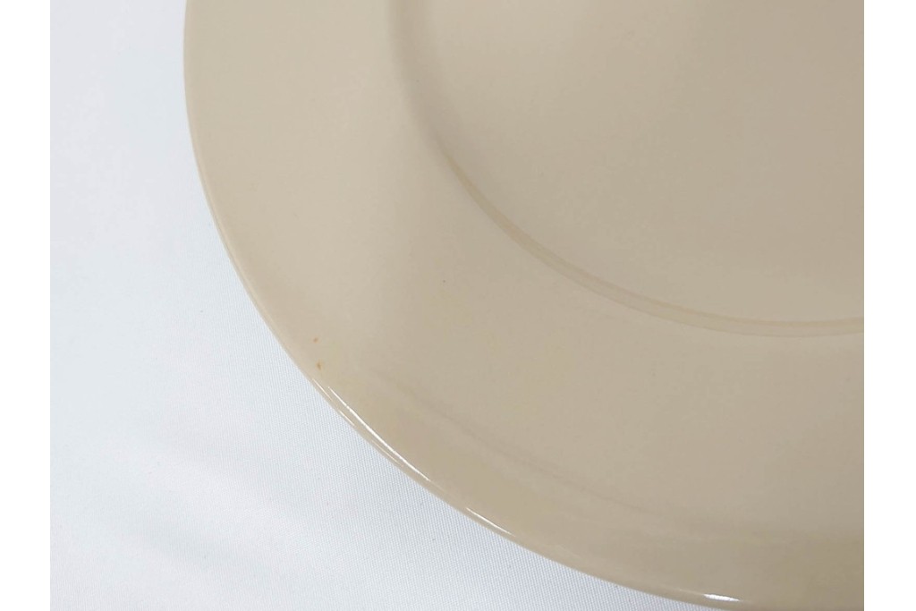 希少　イギリスヴィンテージ　WEDGWOOD(ウェッジウッド)　DRABWARE(ドラブウェア)　直径約21cm(小)・約23cm(大)　クリームベージュカラーのプレート8点セット　(R-087846)