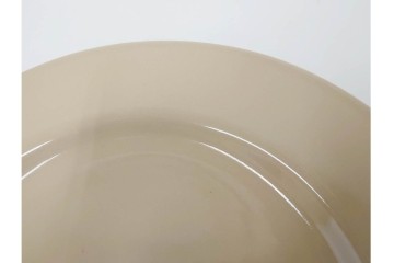 希少　イギリスヴィンテージ　WEDGWOOD(ウェッジウッド)　DRABWARE(ドラブウェア)　直径約21cm(小)・約23cm(大)　クリームベージュカラーのプレート8点セット　(R-087846)