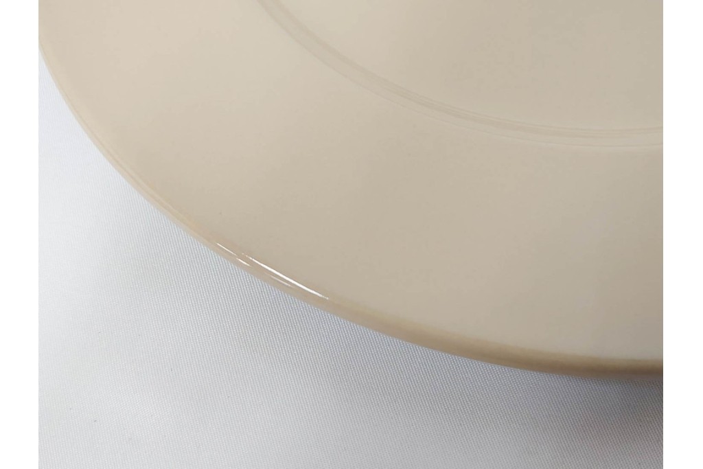 希少　イギリスヴィンテージ　WEDGWOOD(ウェッジウッド)　DRABWARE(ドラブウェア)　直径約21cm(小)・約23cm(大)　クリームベージュカラーのプレート8点セット　(R-087846)