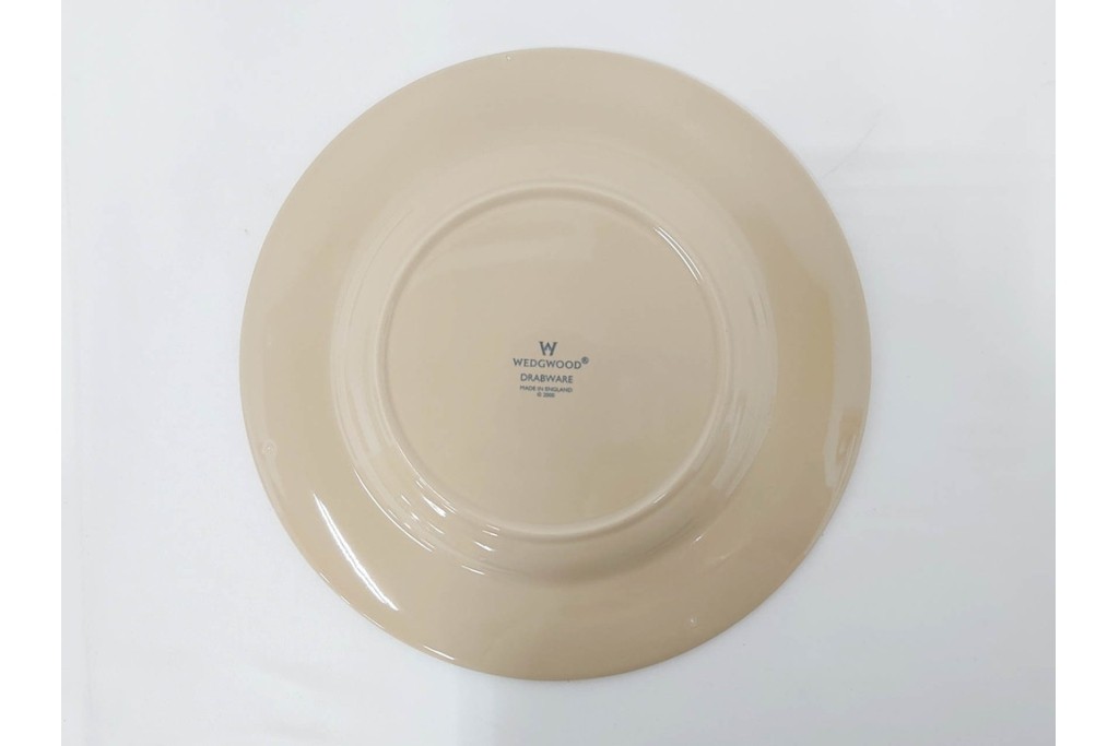 希少　イギリスヴィンテージ　WEDGWOOD(ウェッジウッド)　DRABWARE(ドラブウェア)　直径約21cm(小)・約23cm(大)　クリームベージュカラーのプレート8点セット　(R-087846)