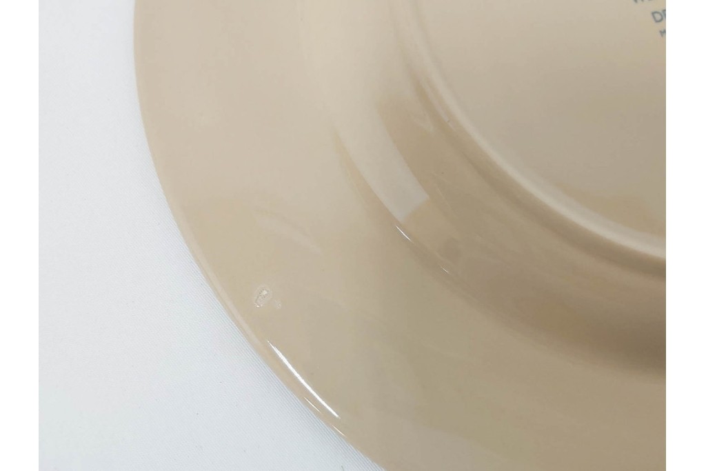 希少　イギリスヴィンテージ　WEDGWOOD(ウェッジウッド)　DRABWARE(ドラブウェア)　直径約21cm(小)・約23cm(大)　クリームベージュカラーのプレート8点セット　(R-087846)