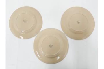 希少　イギリスヴィンテージ　WEDGWOOD(ウェッジウッド)　DRABWARE(ドラブウェア)　直径約21cm(小)・約23cm(大)　クリームベージュカラーのプレート8点セット　(R-087846)