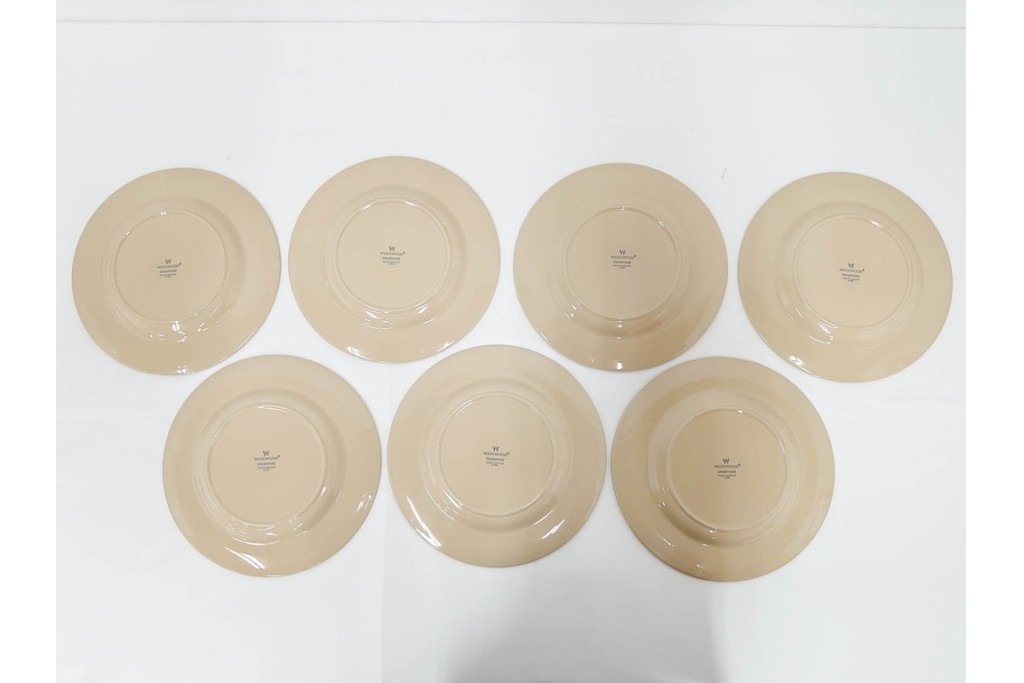 希少　イギリスヴィンテージ　WEDGWOOD(ウェッジウッド)　DRABWARE(ドラブウェア)　直径約23cm　クリームベージュカラーのプレート7点セット　(R-087849)