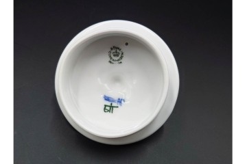 デンマーク製　ROYAL COPENHAGEN(ロイヤルコペンハーゲン)　ブルーフルーテッド　ハーフレースのティーポット　定価約6万6千円　(R-087850)