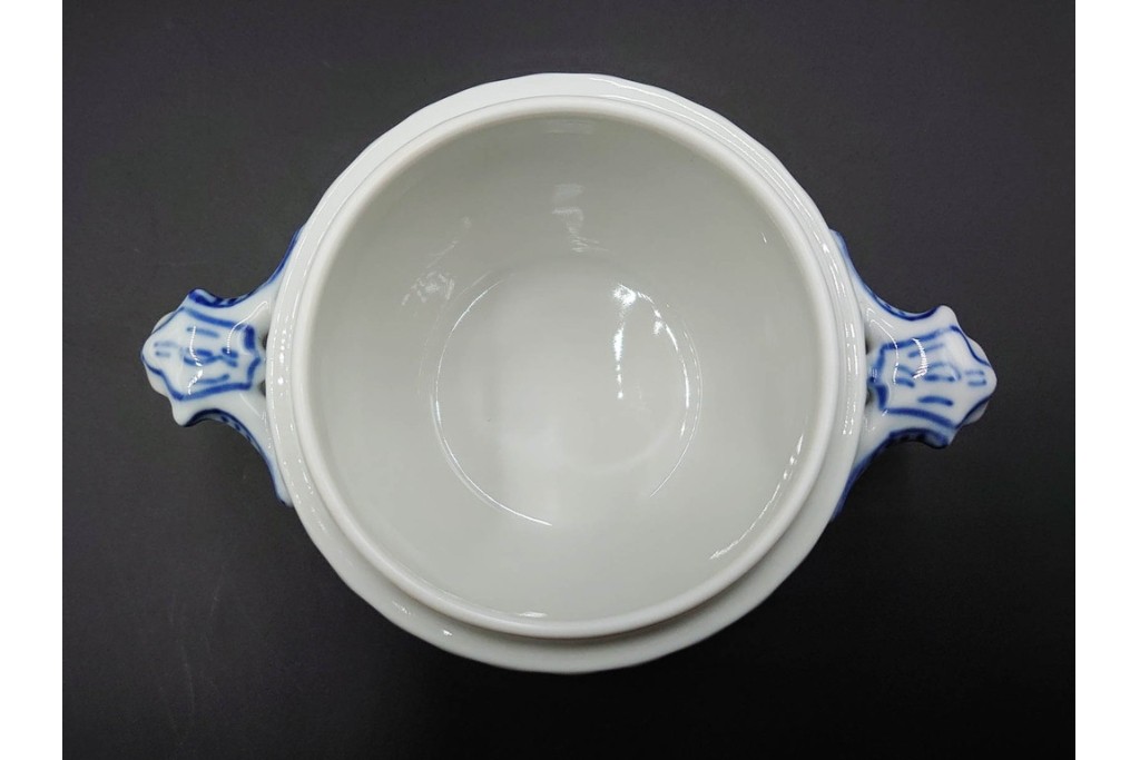 デンマーク製　ROYAL COPENHAGEN(ロイヤルコペンハーゲン)　ブルーフルーテッド　ハーフレース　シュガーボウル・クリーマーセット　定価(2点合計)約6万9千円　(R-087852)