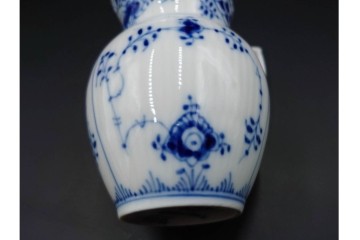デンマーク製　ROYAL COPENHAGEN(ロイヤルコペンハーゲン)　ブルーフルーテッド　ハーフレース　シュガーボウル・クリーマーセット　定価(2点合計)約6万9千円　(R-087852)