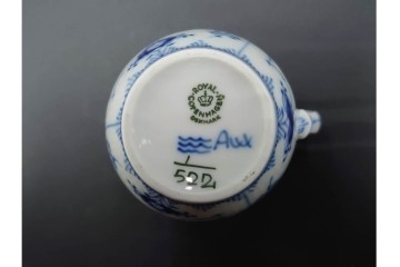 デンマーク製　ROYAL COPENHAGEN(ロイヤルコペンハーゲン)　ブルーフルーテッド　ハーフレース　シュガーボウル・クリーマーセット　定価(2点合計)約6万9千円　(R-087852)