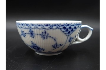 デンマーク製　ROYAL COPENHAGEN(ロイヤルコペンハーゲン)　ブルーフルーテッド　ハーフレース　ティーカップ&ソーサー5客セット　定価(5客合計)約14万8千円　(R-087854)